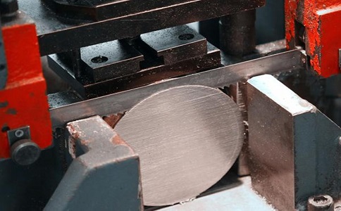 南京造成带锯条牙齿碎裂或折断的几点原因！